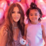 Диснеевские принцессы, шары и батут: как Хлое Кардашьян отпраздновала трехлетие дочери Тру
