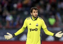 «Надо держать себя в руках»: что известно о конфликте между Гилерме и фанатами во время матча «Локомотив» — «Спартак»