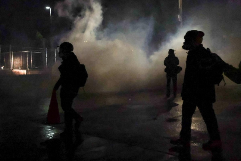 В США вторые сутки длятся протесты из-за убийства темнокожего (фоторепортаж)