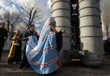 РПЦ может отказаться от освящения оружия