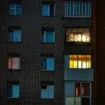 В Киеве и нескольких областях Украины ввели 12-часовые отключения света